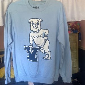 “YALE” internally fleeced crewneck.